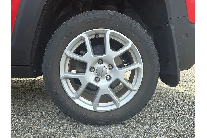 $20243 : Jeep Renegade 2021 4x4 Latit image 7