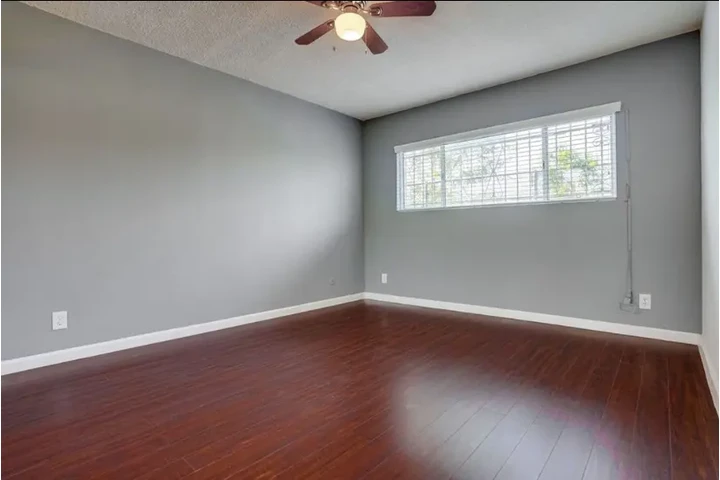 $1985 : 2 Bedroom with parking in LA image 7