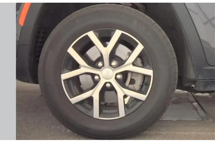 $35504 : Jeep Grand Cherokee L 2024 4 image 9