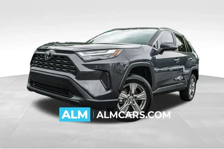 $25420 : Toyota RAV4 2023 XLE 4dr SUV image 1
