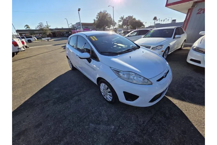 $7995 : 2011 Fiesta SE image 3