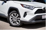 $32985 : Toyota RAV4 2024 XLE Premium thumbnail