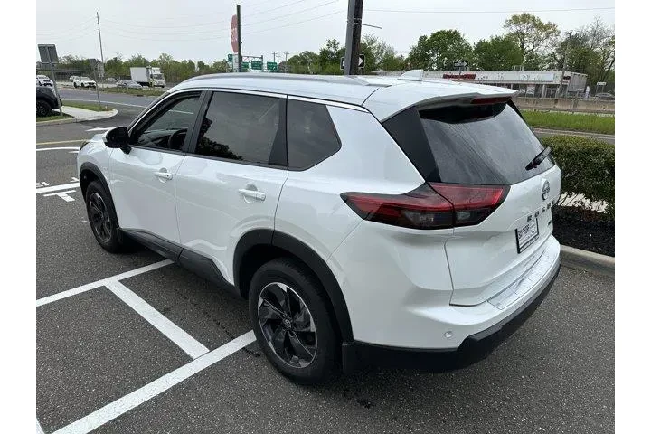 $27231 : Nissan Rogue 2026 AWD SV 4dr image 7