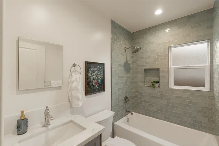 $2000 : HOUSE FOR RENT image 10