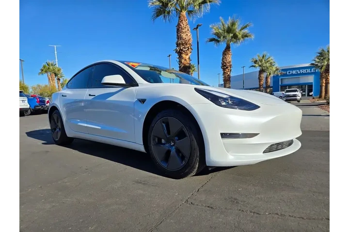 $27992 : Tesla Model 3 2023 4dr Sedan image 1
