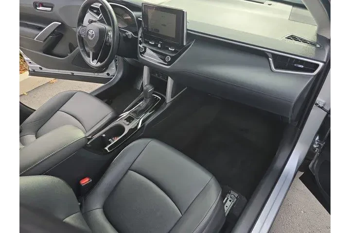 $29995 : Toyota Corolla Cross 2023 AW image 9