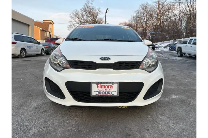 2013 Rio 5-Door LX image 3