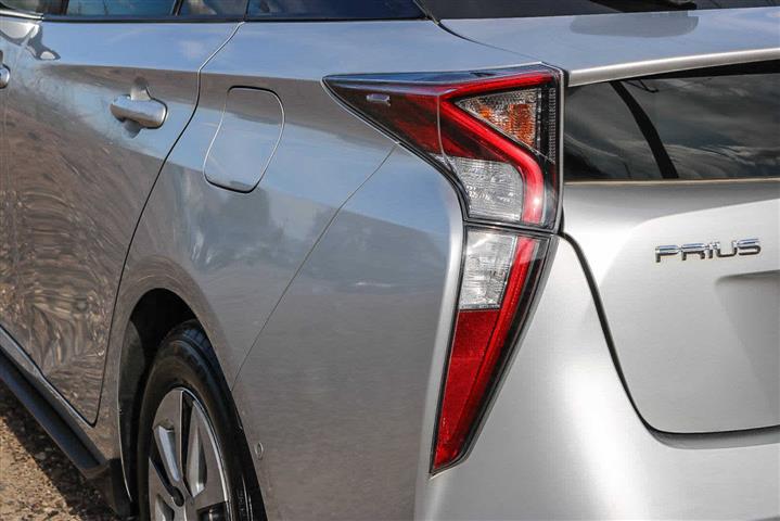 $22500 : Pre-Owned 2018 Toyota Prius F image 7