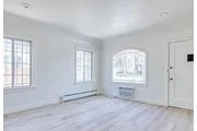 $1400 : Beautiful 1 bedroom Apt in LA thumbnail