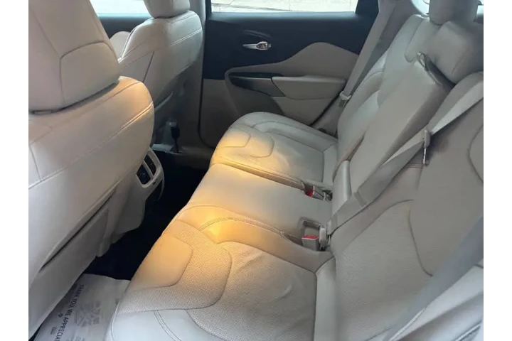 $18000 : 2020 Cherokee Limited image 7