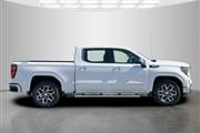 $52995 : Pre-Owned 2022 Sierra 1500 SLT thumbnail