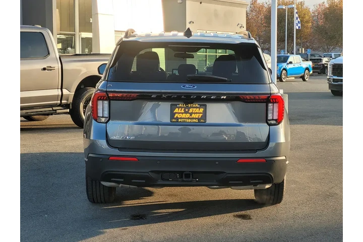 $39400 : Ford Explorer 2025 Active 4d image 5