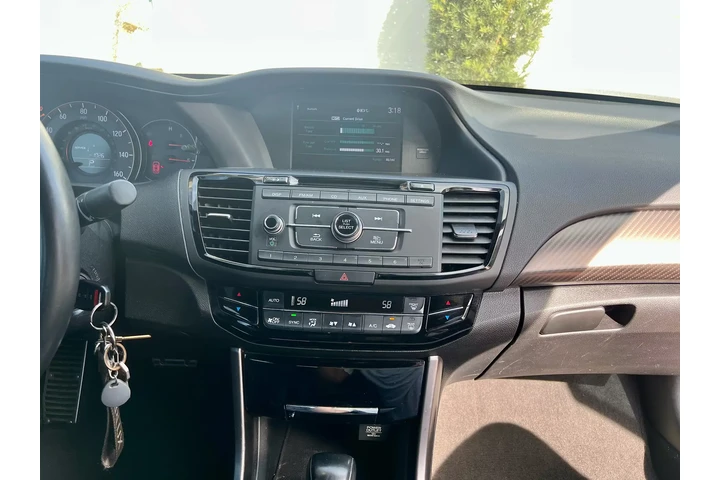 $8500 : 2017 Accord SPORT !!!!!! image 9