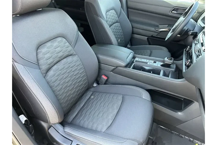 $38475 : Nissan Pathfinder 2025 S 4dr image 10