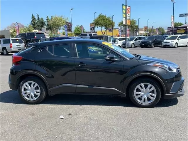 $20995 : 2019 Toyota C-HR image 1