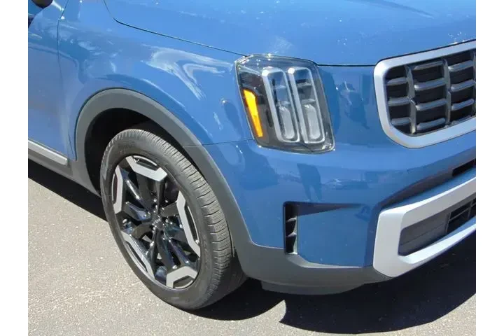 $38258 : Kia Telluride 2025 AWD S 4dr image 2