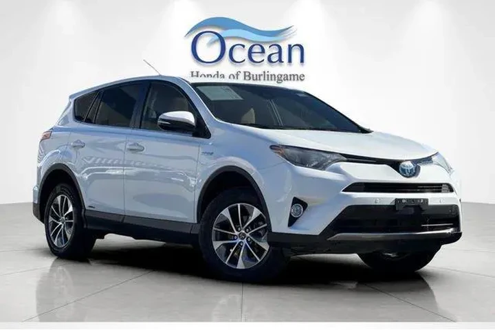 $23294 : Toyota RAV4 Hybrid 2017 AWD image 2