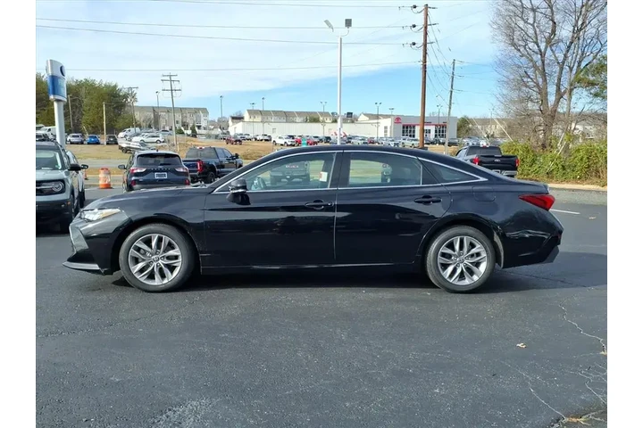 $28995 : Toyota Avalon 2022 XLE 4dr S image 2
