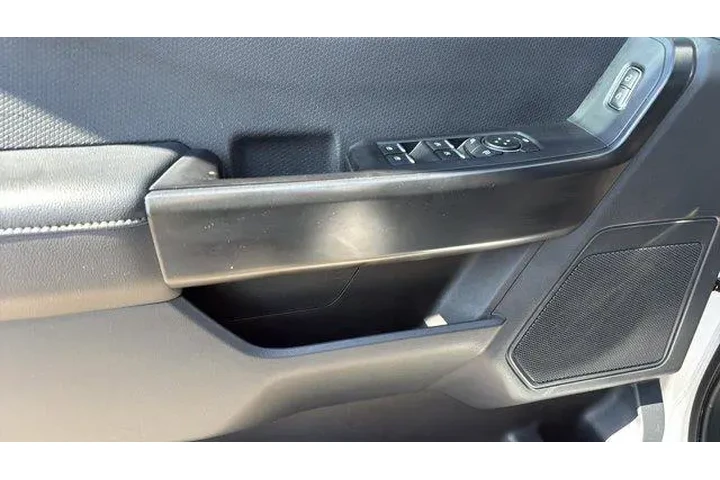 $26058 : Ford F-150 2022 4x2 XL 4dr S image 8