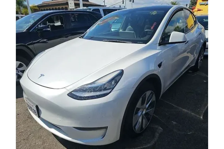 $30600 : Tesla Model Y 2023 AWD 4dr C image 1