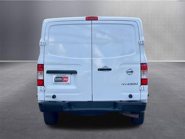 $25343 : 2019 NV2500 HD S image 6