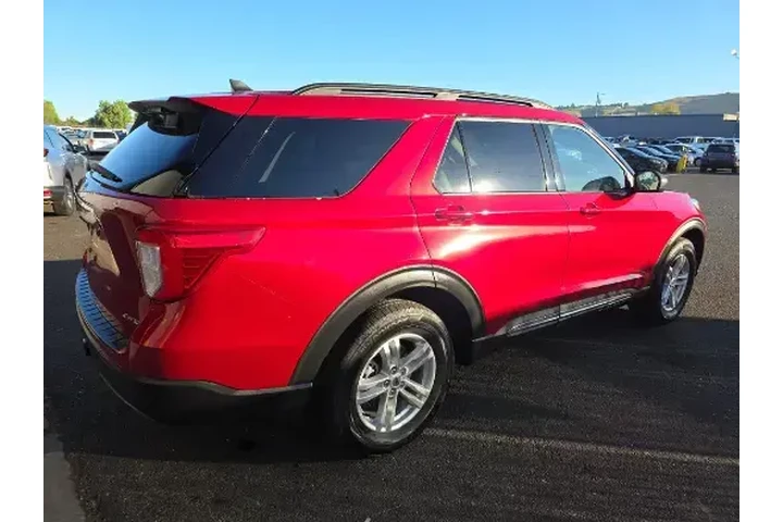 $35950 : Ford Explorer 2024 AWD XLT 4 image 4