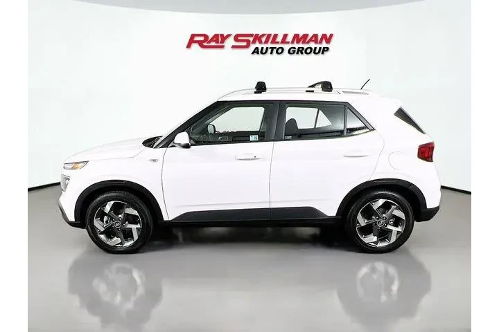 $24988 : Hyundai VENUE 2025 SEL 4dr C image 4