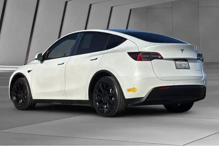 $24500 : Tesla Model Y 2021 AWD Long image 10