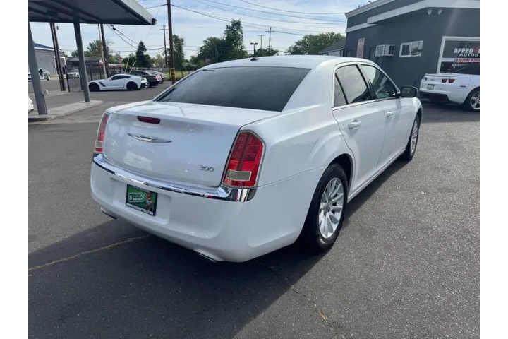 $9998 : 2011 300 image 8