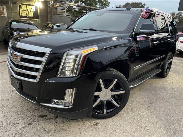 2017 Escalade 2WD 4dr Luxury image 1