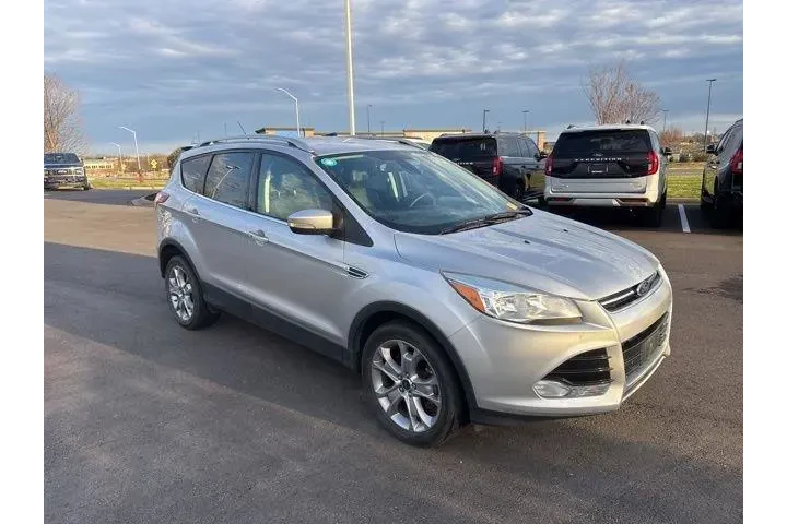 $10000 : Ford Escape 2015 AWD Titaniu image 1