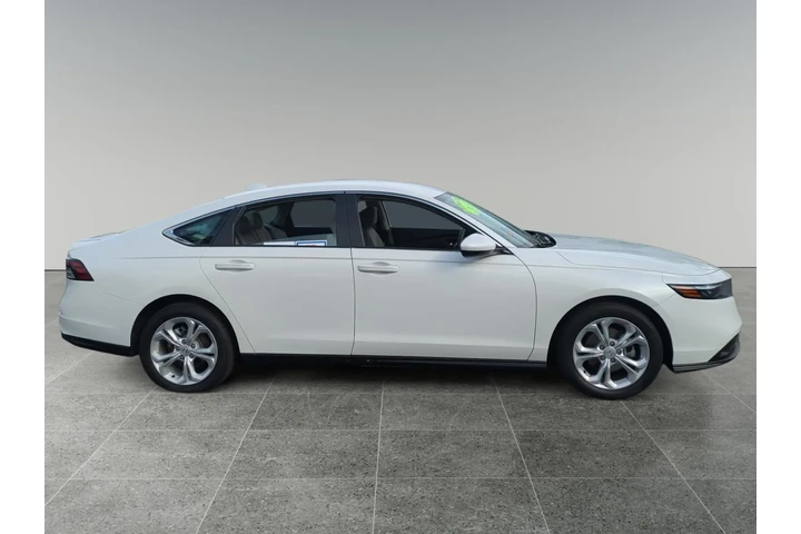 $28404 : Honda Accord 2024 LX 4dr Sed image 6