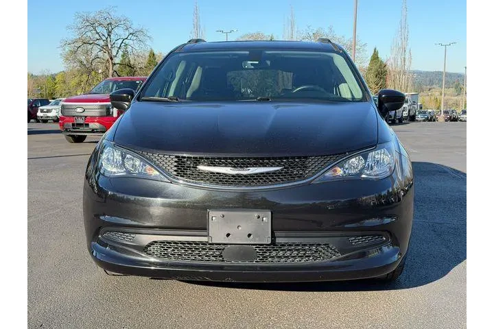 $14800 : Chrysler Voyager 2021 LXi 4d image 9