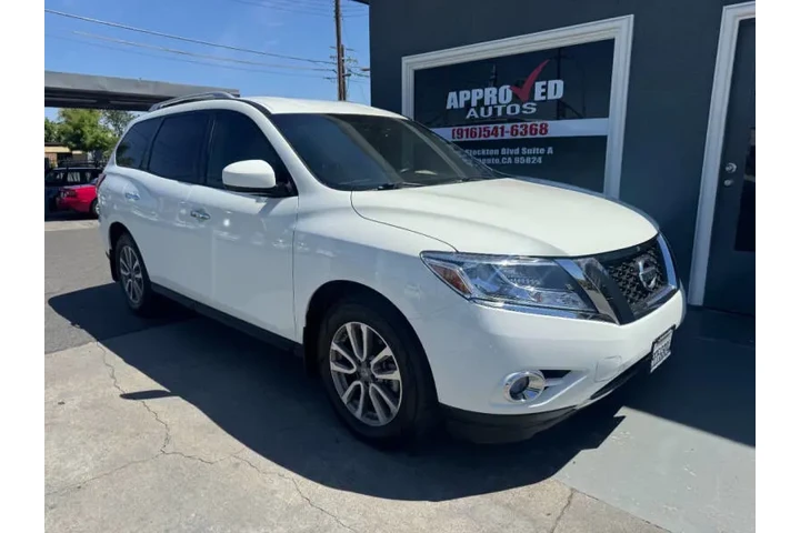 $9998 : 2016 Pathfinder SV image 2
