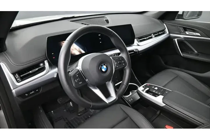 $35791 : BMW X1 2024 AWD xDrive28i 4d image 9