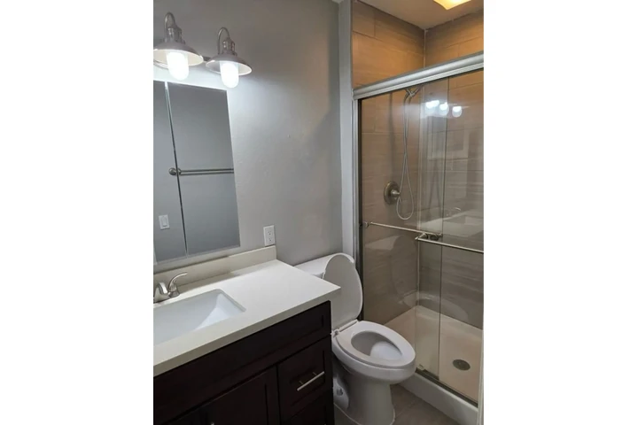 $2535 : 3Bed Home in W Pico Boulevard image 10