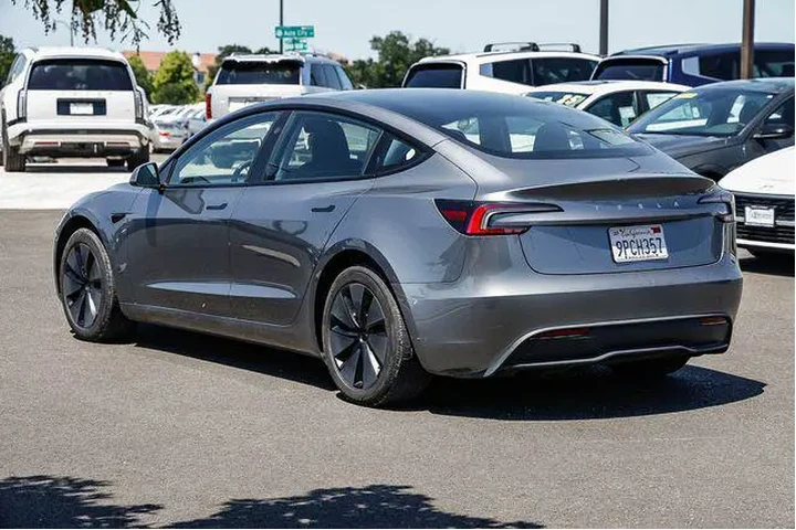 $33991 : Tesla Model 3 2024 4dr Sedan image 2