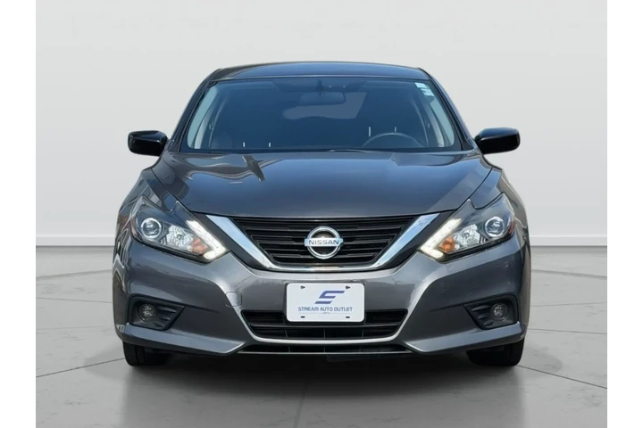 $9487 : Nissan Altima 2017 2.5 SR 4d image 2