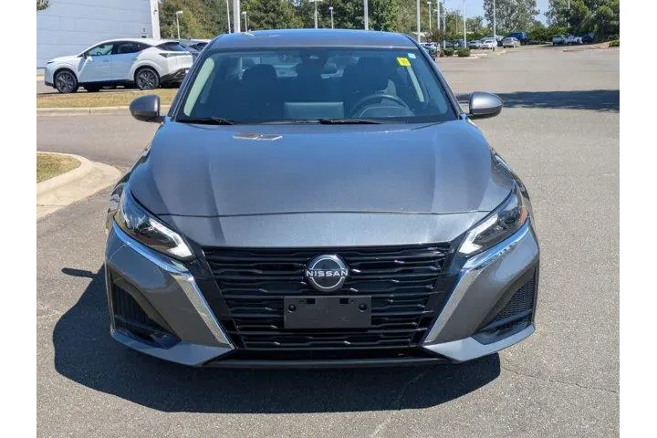 $21293 : Nissan Altima 2023 2.5 SV 4d image 3
