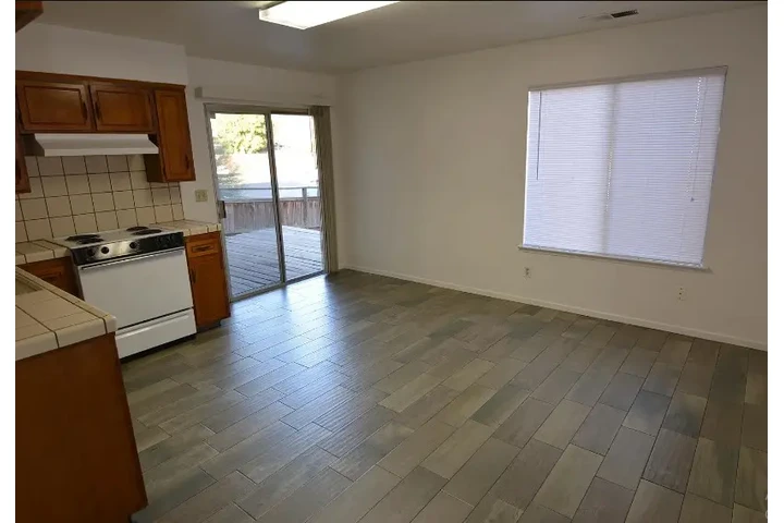 $1300 : Nice 2 bedroom 2 bath apartmen image 5