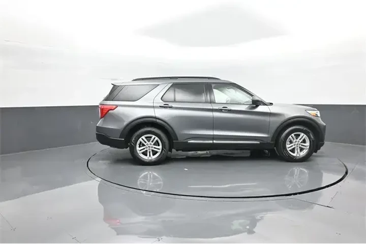 $29695 : Ford Explorer 2022 AWD XLT 4 image 8