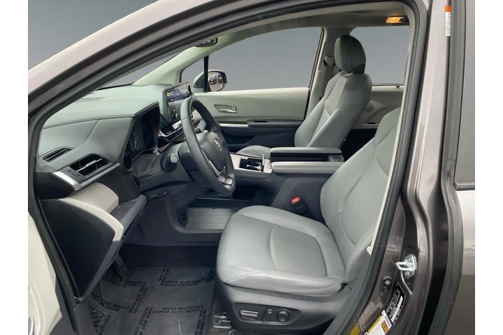 $38857 : Toyota Sienna 2023 XLE 8-Pas image 9
