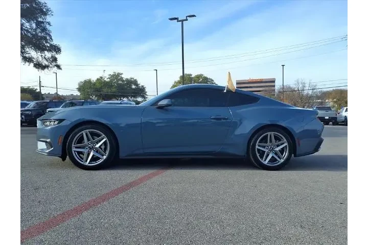 $31579 : Ford Mustang 2024 EcoBoost 2 image 9