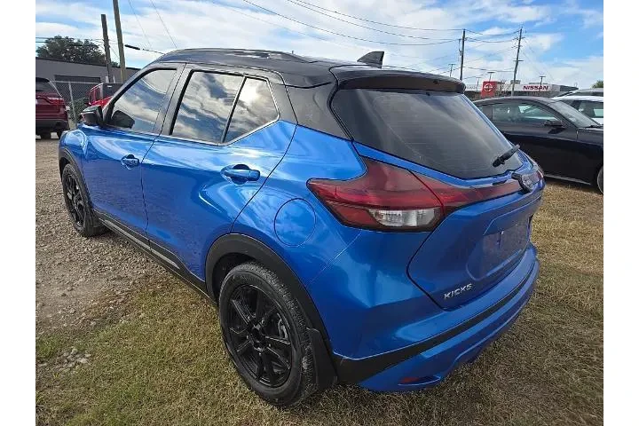 $15089 : Nissan Kicks 2023 SR 4dr Cro image 2
