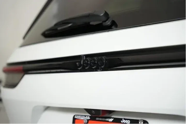 $28994 : Jeep Grand Cherokee 2023 4x4 image 9