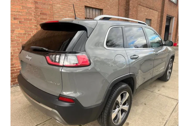 $22000 : 2020 Cherokee Limited image 4