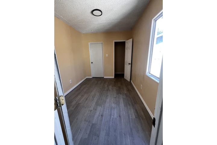 $900 : Cuarto privado de renta image 1