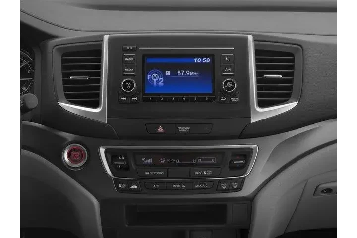 $15472 : Honda Pilot 2017 LX 4dr SUV image 10