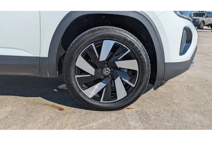 $28495 : Volkswagen Atlas Cross Sport image 10