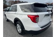 $29900 : Ford Explorer 2023 AWD XLT 4 thumbnail